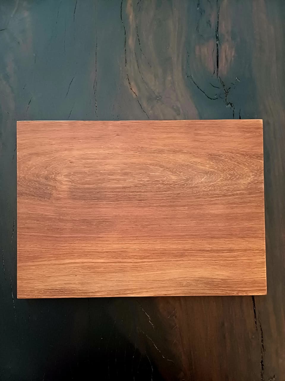 Kiaat board, smooth flat serving side